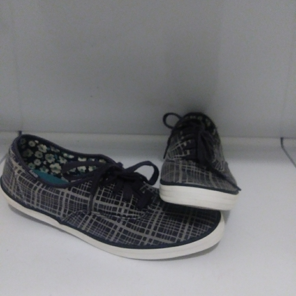Shoe